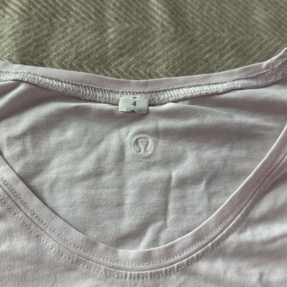 Lululemon short sleeve tee and joggers lot size 4 - Picture 13 of 16